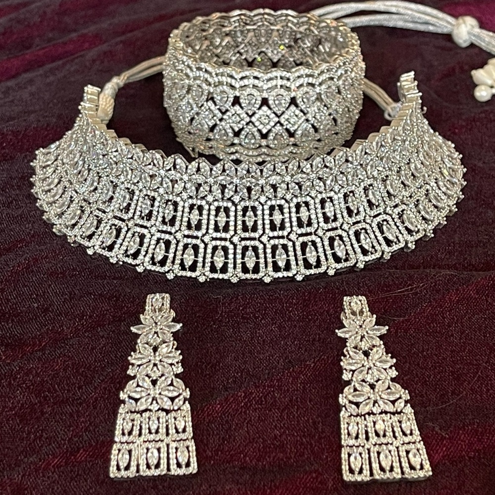 Elegant Silver Jewelry Set